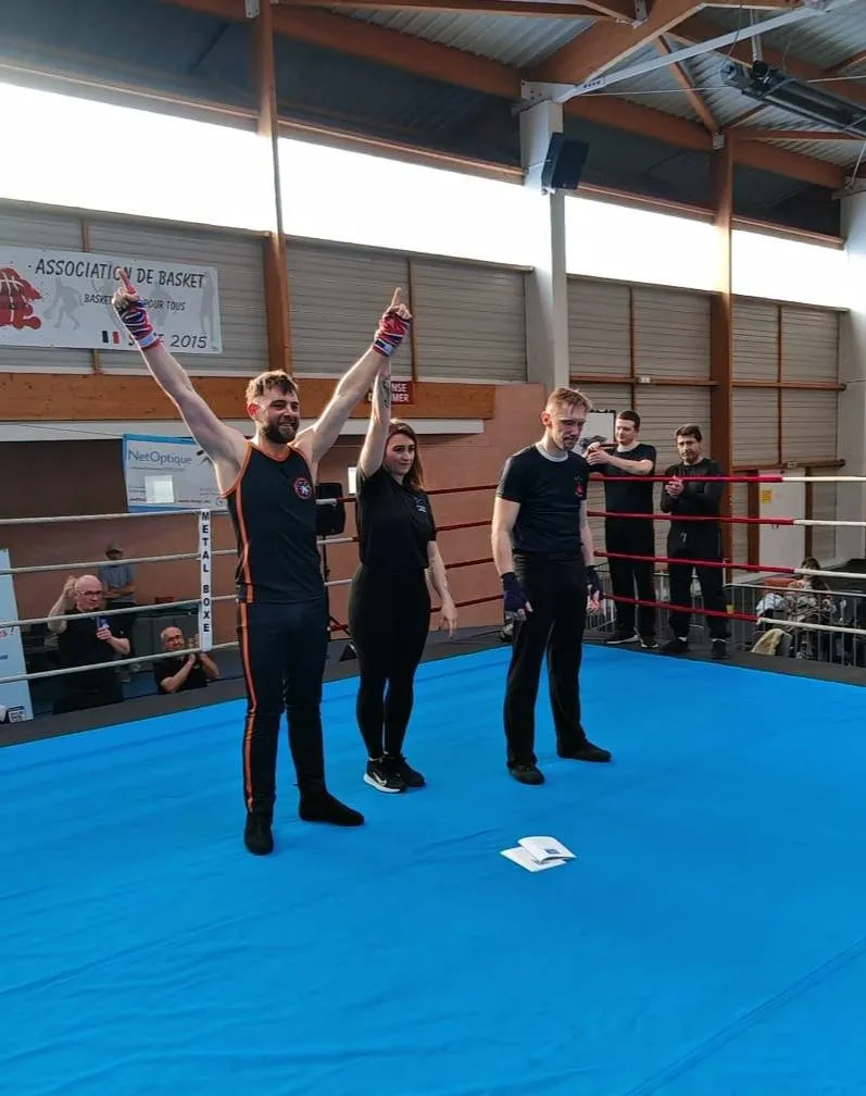 Décision de l'arbitre en faveur d'un compétiteur du club